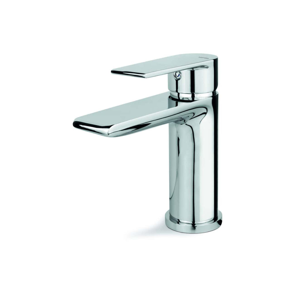 Sleek chrome bathroom tap with modern design and easy-to-use lever, perfect for upgrading your bathroom fixtures and enhancing style and functionality.
