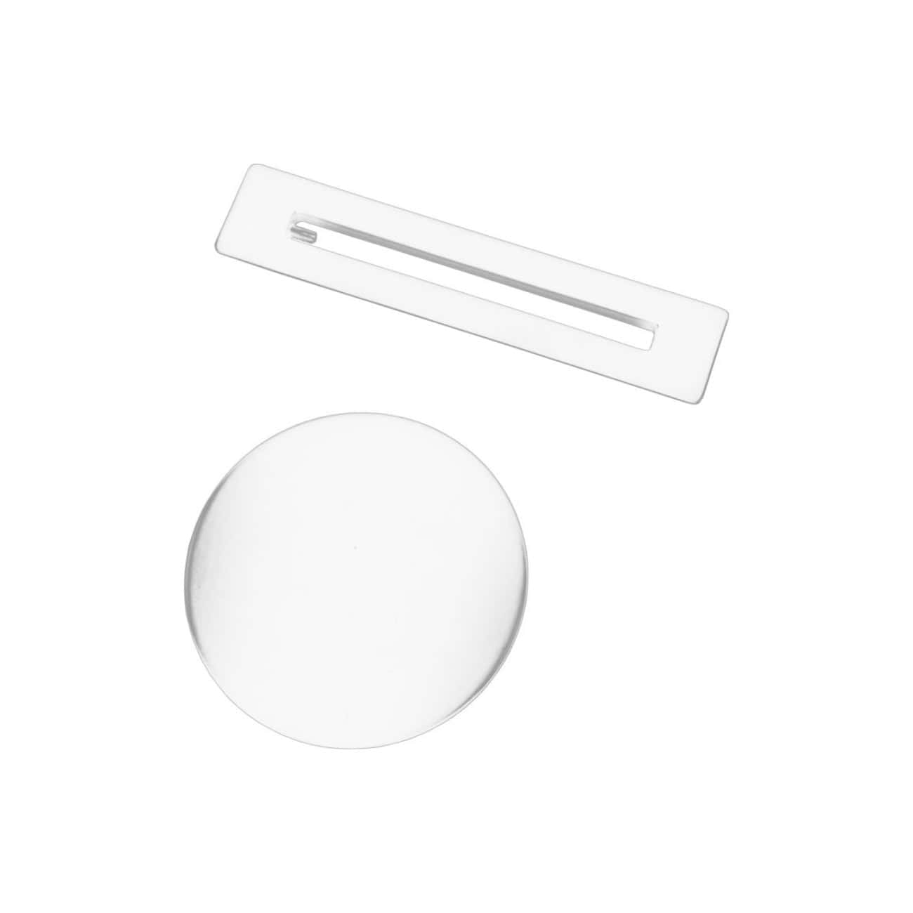 Sleek white bathroom light with a modern rectangular design and integrated LED panel for energy-efficient illumination. Perfect for contemporary bathroom lighting solutions.