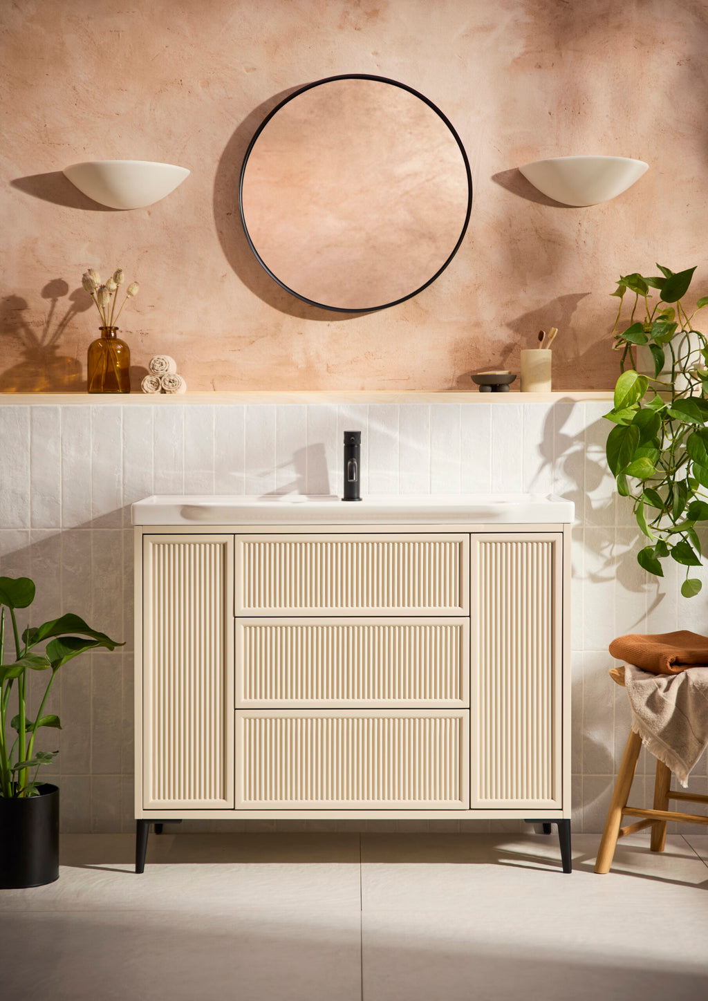 Scudo Bota 600mm Freestanding Vanity Unit With Basin & Leg Set