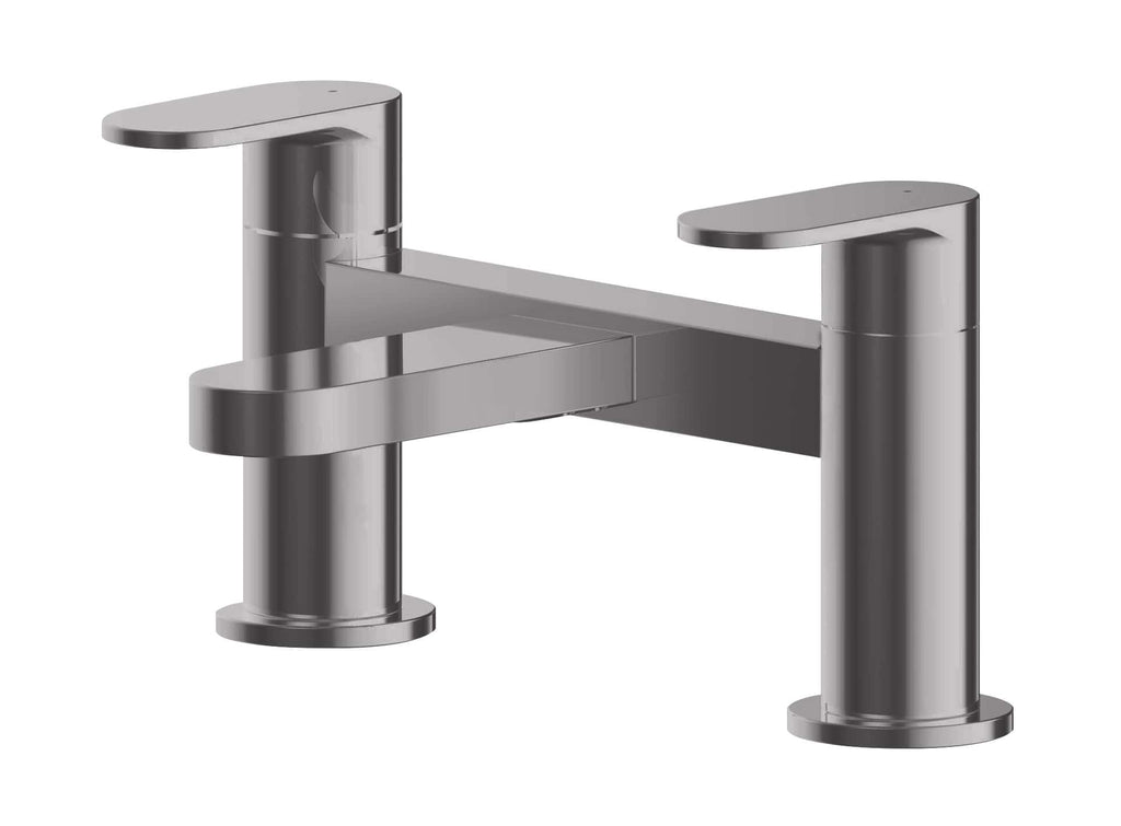 Shiny stainless steel bathroom tap with modern design, perfect for contemporary baths or washbasins, providing a sleek and durable Functionality.