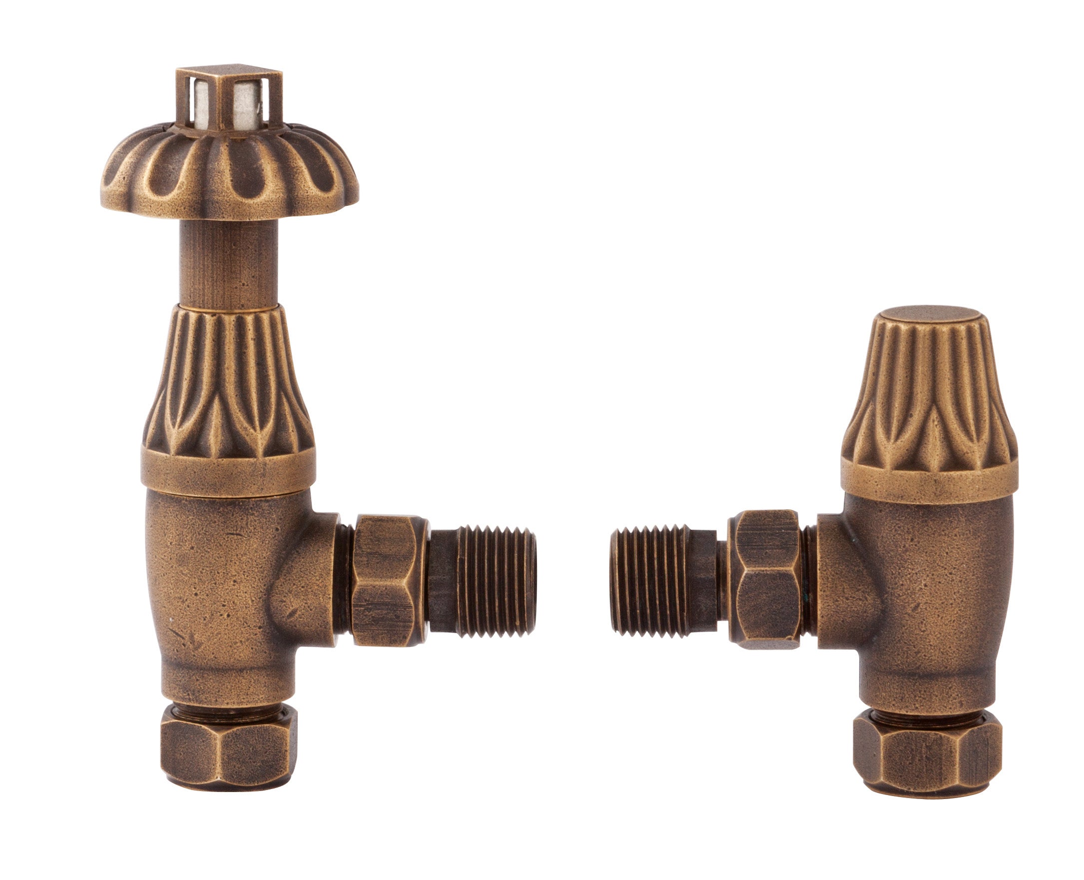 Brass bathroom taps with vintage design, suitable for classic and traditional bathrooms, perfect for antique-style bathroom fixtures and brass tap fittings.