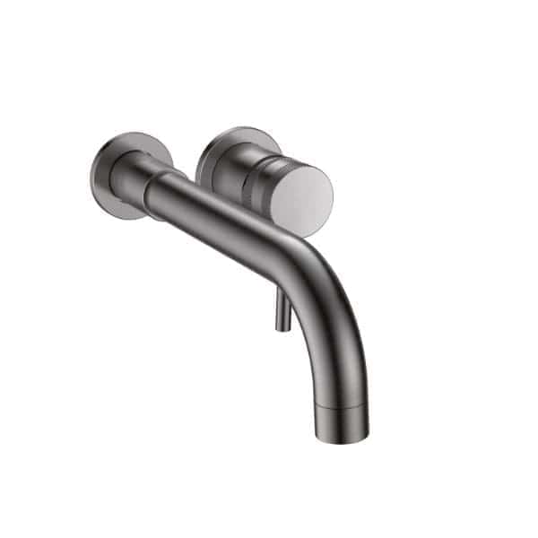 Brushed stainless steel kitchen sink tap, modern tap design with easy-to-use lever, ideal for contemporary bathroom or kitchen renovation.